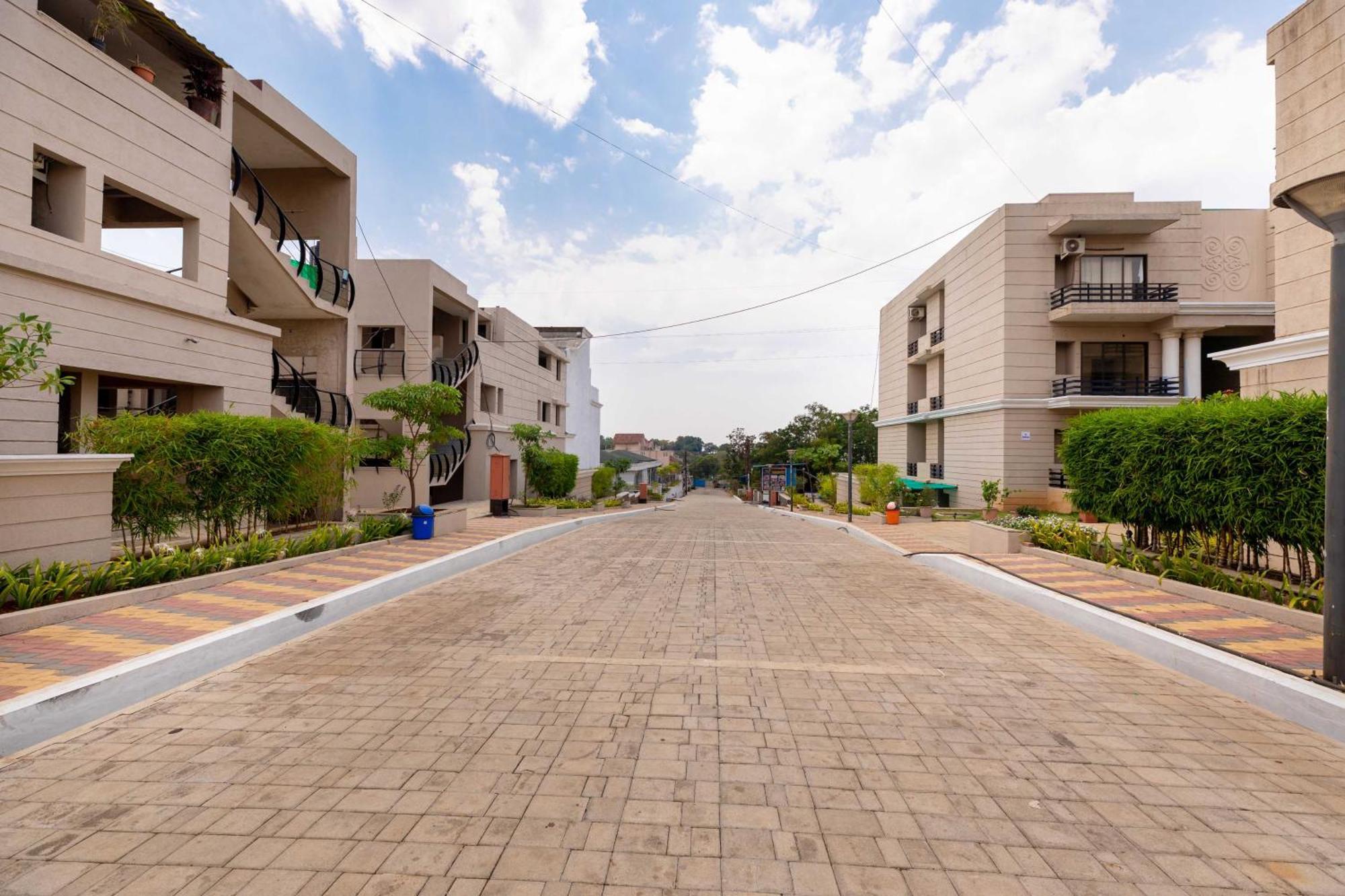 Vivaant Retreat And Conventions Hotel Igatpuri Exterior photo